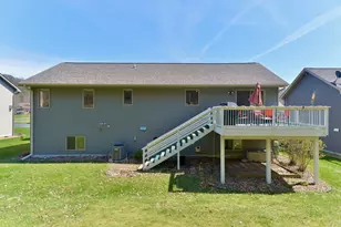 357 Glenmeadow St, River Falls, WI 54022 - Photo 19