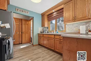 908 Pleasantview Dr SE, Willmar, MN 56201 - Photo 7