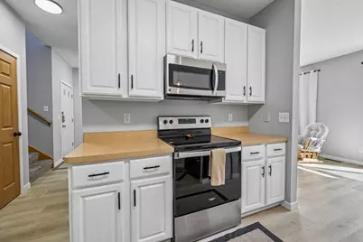 16369 Javari Court, Lakeville, MN 55044 - Photo 9
