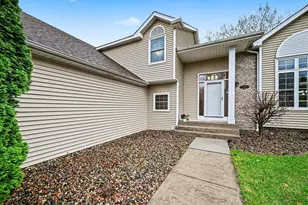 3961 Stonebridge Dr N, Eagan, MN 55123 - Photo 3