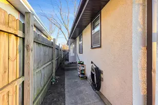 435 Hoyt Ave E, Saint Paul, MN 55130 - Photo 5