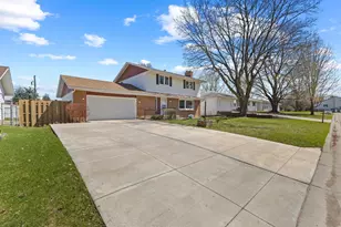 743 Mccallum Dr, New Brighton, MN 55112 - Photo 3