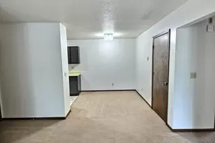 650 Summit Dr, Fairmont, MN 56031 - Photo 3