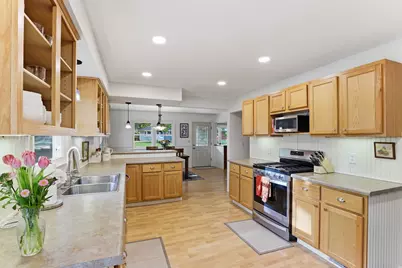 933 5th Street W, Hastings, MN 55033 - Photo 9