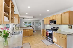 933 5th St W, Hastings, MN 55033 - Photo 9