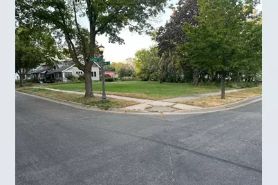 421 Curtice Street W, Saint Paul, MN 55107 - Photo 1