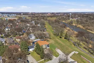 327 10th Ave S, Fargo,  58103 - Photo 29