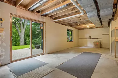 8290 W Lake Court, Chanhassen, MN 55317 - Photo 27