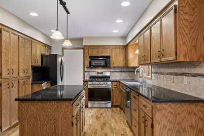 8290 W Lake Court, Chanhassen, MN 55317 - Photo 13