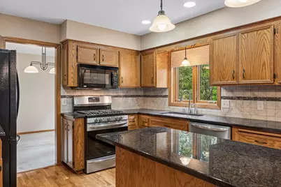 8290 W Lake Court, Chanhassen, MN 55317 - Photo 11