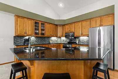 112021 Hidden Creek Place, Chaska, MN 55318 - Photo 7