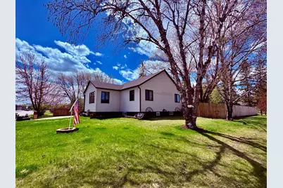 121 5th Avenue NW, Baudette, MN 56623 - Photo 5