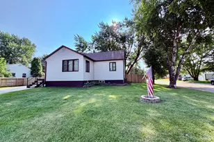 121 5th Ave NW, Baudette, MN 56623 - Photo 3
