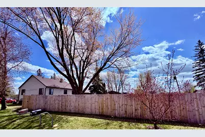 121 5th Avenue NW, Baudette, MN 56623 - Photo 9