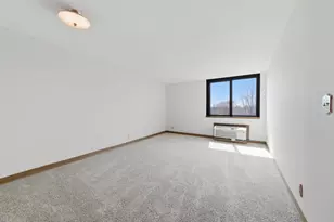 1181 Edgcumbe Rd, Saint Paul, MN 55105 - Photo 9