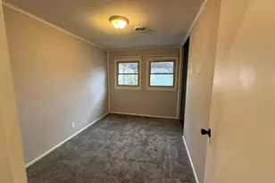 6725 W Verona Ct, Milwaukee, WI 53219 - Photo 9