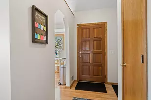 7055 Upper 157th St W, Apple Valley, MN 55124 - Photo 5