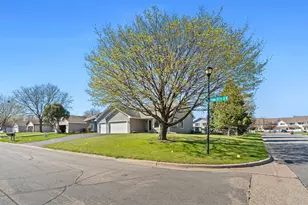 7055 Upper 157th St W, Apple Valley, MN 55124 - Photo 3