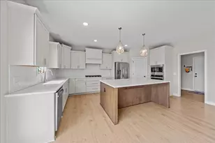 10125 Shadyview Ln N, Maple Grove, MN 55311 - Photo 9