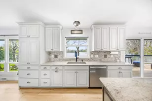 429 Reflection Rd, Apple Valley, MN 55124 - Photo 5