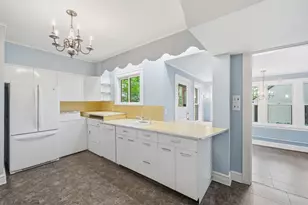 2189 St Clair Ave, Saint Paul, MN 55105 - Photo 9
