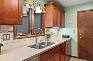11013 Abbott Ln, Hopkins, MN 55343 - Photo 13