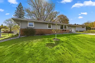 2780 Marion St, Roseville, MN 55113 - Photo 3