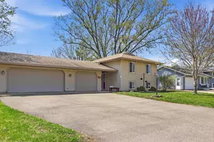 852 Cortland Dr, Apple Valley, MN 55124 - Photo 35