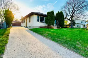 465 Ruth St N, Saint Paul, MN 55119 - Photo 1