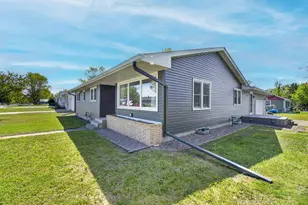 822 W Chandler St, Arlington, MN 55307 - Photo 1