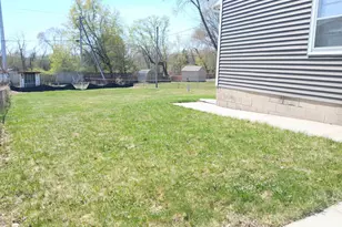 2210 Ivy Ave E, Saint Paul, MN 55119 - Photo 3