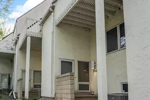 3062 Lake Shore Dr, Minneapolis, MN 55416 - Photo 15