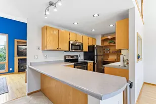 3062 Lake Shore Dr, Minneapolis, MN 55416 - Photo 23