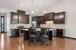 8652 Lake Riley Dr, Chanhassen, MN 55317 - Photo 5