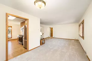 10644 Wellington Ln N, Maple Grove, MN 55369 - Photo 7