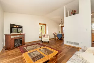 433 Braeburn Dr, Shakopee, MN 55379 - Photo 7