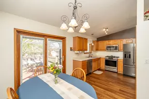 433 Braeburn Dr, Shakopee, MN 55379 - Photo 9
