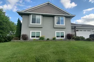 822 Deer Path, Montgomery, MN 56069 - Photo 3