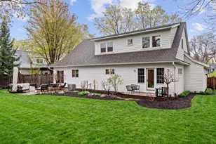 225 Broadway Ave N, Wayzata, MN 55391 - Photo 37
