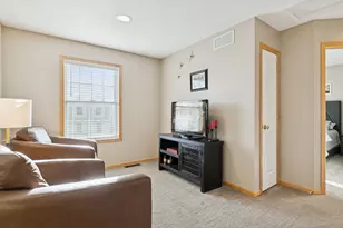 10756 Falling Water Ln, Woodbury, MN 55129 - Photo 17
