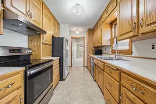 526 Birch Ln S, Moorhead, MN 56560 - Photo 7