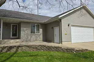 116 S 5th St, Marshall, MN 56258 - Photo 11