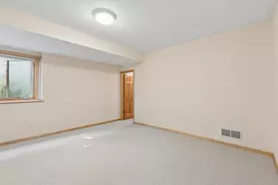 18225 39th Ave N, Plymouth, MN 55446 - Photo 39
