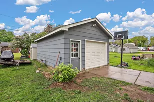 550 W 4th St, Rush City, MN 55069 - Photo 23