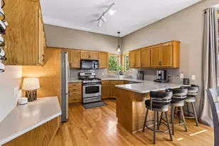 6115 Dufferin Dr, Savage, MN 55378 - Photo 11