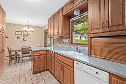 8081 Carmen Avenue, Inver Grove Heights, MN 55076 - Photo 11