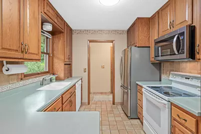 8081 Carmen Avenue, Inver Grove Heights, MN 55076 - Photo 9