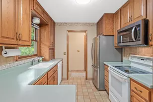 8081 Carmen Ave, Inver Grove Heights, MN 55076 - Photo 9
