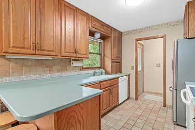 8081 Carmen Avenue, Inver Grove Heights, MN 55076 - Photo 9