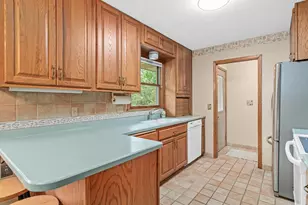 8081 Carmen Ave, Inver Grove Heights, MN 55076 - Photo 9